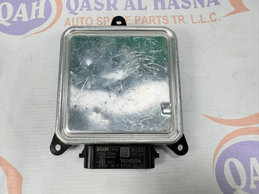 89908-30110 Toyota Headlight Module Used 8990830110 Mark R120